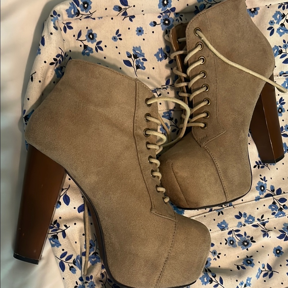 Speed Limit 98 Tan Lace Up Boots with Platform